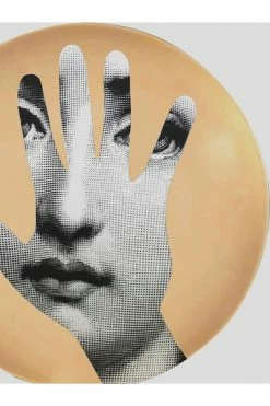 FORNASETTI Borden Plate Yellow 7 FORNASETTI Borden Plate Yellow -Filippa K Winkel 0d38478dd15c12d3f0e8ff3ab2bf1c0a