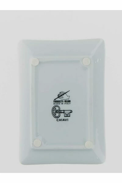 FORNASETTI Woonaccessoires Ashtrey With Gold Keys. White 3 FORNASETTI Woonaccessoires Ashtrey With Gold Keys. White