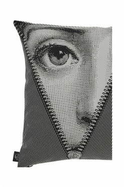 FORNASETTI Sierkussens Pillow Gray 8 FORNASETTI Sierkussens Pillow Gray -Filippa K Winkel 22d59b607635de49aa824e2c6750c351