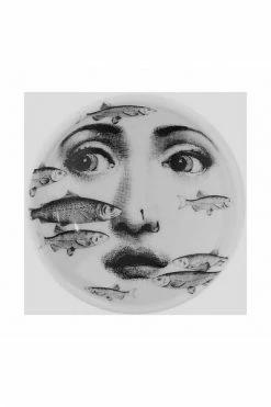 FORNASETTI Borden Plate White -Filippa K Winkel 350dd8e54aa3fca90fbf400de180fce2