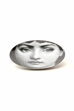 FORNASETTI Borden Plate Black 8 FORNASETTI Borden Plate Black -Filippa K Winkel 36cf4d60a26d1e3bf66aef37114a3929