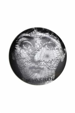 FORNASETTI Borden Plate Black 7 FORNASETTI Borden Plate Black -Filippa K Winkel 4486497c790d6e07f23d71011933be15