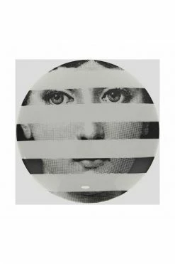 FORNASETTI Borden Plate White 9 FORNASETTI Borden Plate White -Filippa K Winkel 563d1cd8ef32a496d49be9628a82039f
