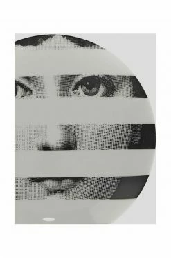 FORNASETTI Borden Plate White 8 FORNASETTI Borden Plate White -Filippa K Winkel 674e85574ae8533c8093c2590f6507d1