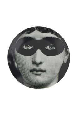 FORNASETTI Borden Plate Gray -Filippa K Winkel adfb46d82bfafb913360edd2a93f62c2