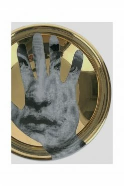 FORNASETTI Borden Plate Yellow -Filippa K Winkel b2be946eed45801092246368cac6ee01