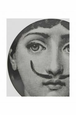 FORNASETTI Borden Plate White -Filippa K Winkel beead10ed26f0e0eade1b07548bbd3ed