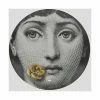 FORNASETTI Borden Plate White -Filippa K Winkel c38cfd8b8ebcc24e1711d39de5e517f4