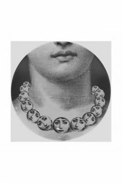 FORNASETTI Borden Plate White -Filippa K Winkel c73f3bb8817efa07d46fabf422f2d47b