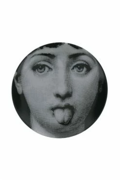 FORNASETTI Borden Plate Gray -Filippa K Winkel cf18e8b704d708ff4ed0be632cb9909a